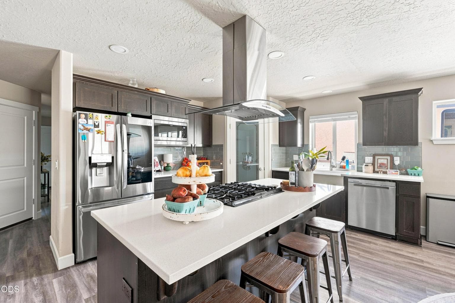 Photo of 2466 SW Metolius Avenue 9 of 53