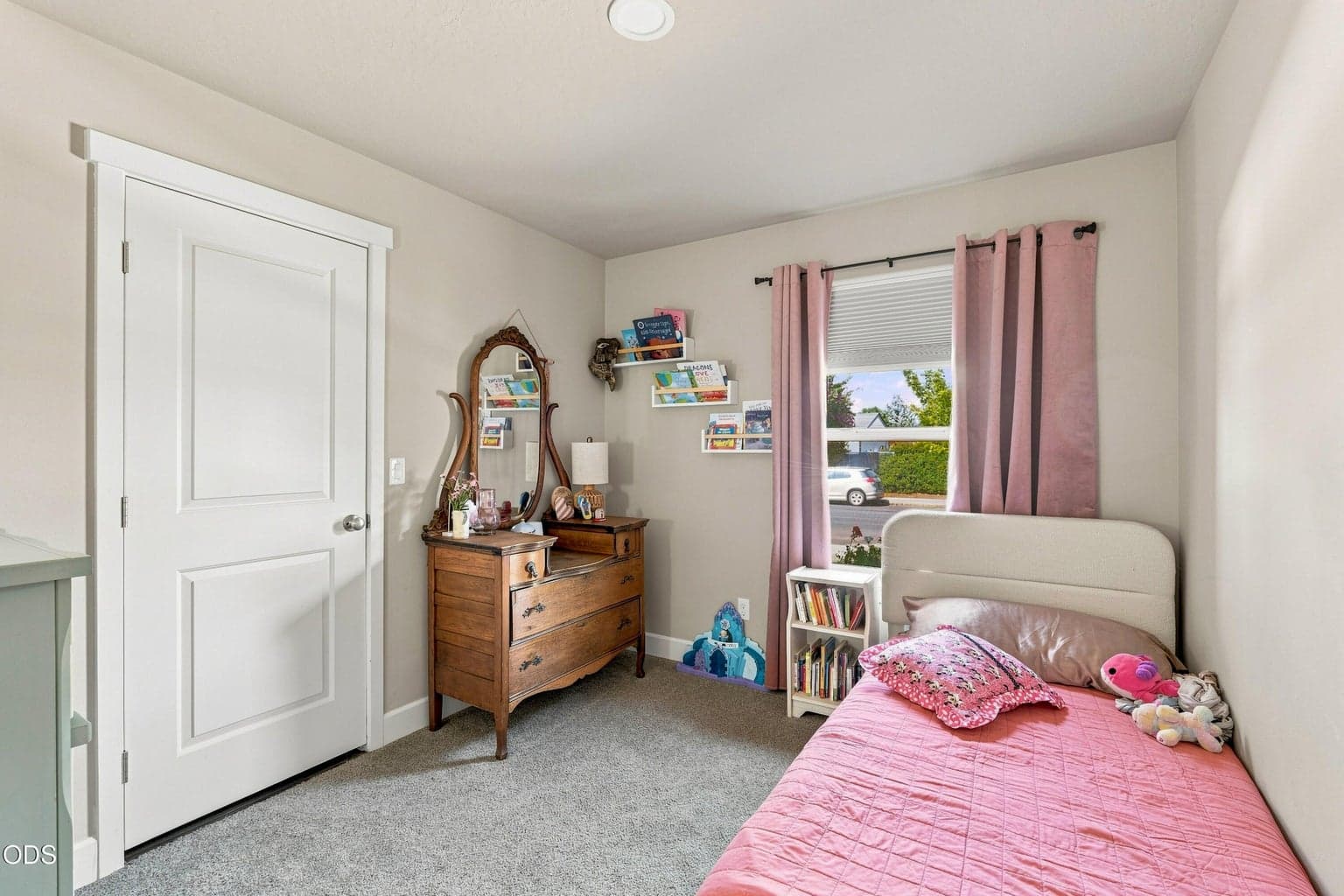 Photo of 2466 SW Metolius Avenue 39 of 53