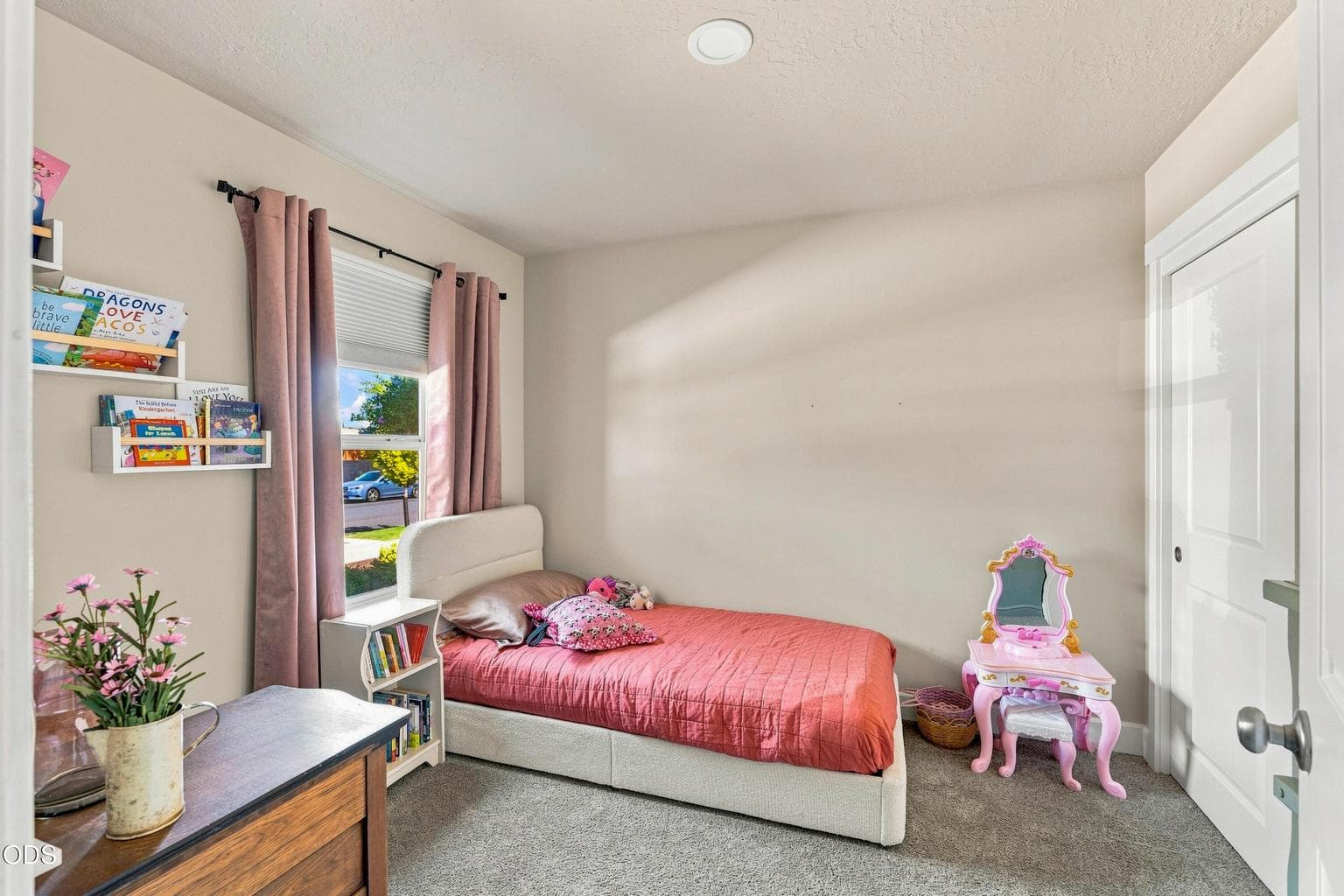 Photo of 2466 SW Metolius Avenue 38 of 53