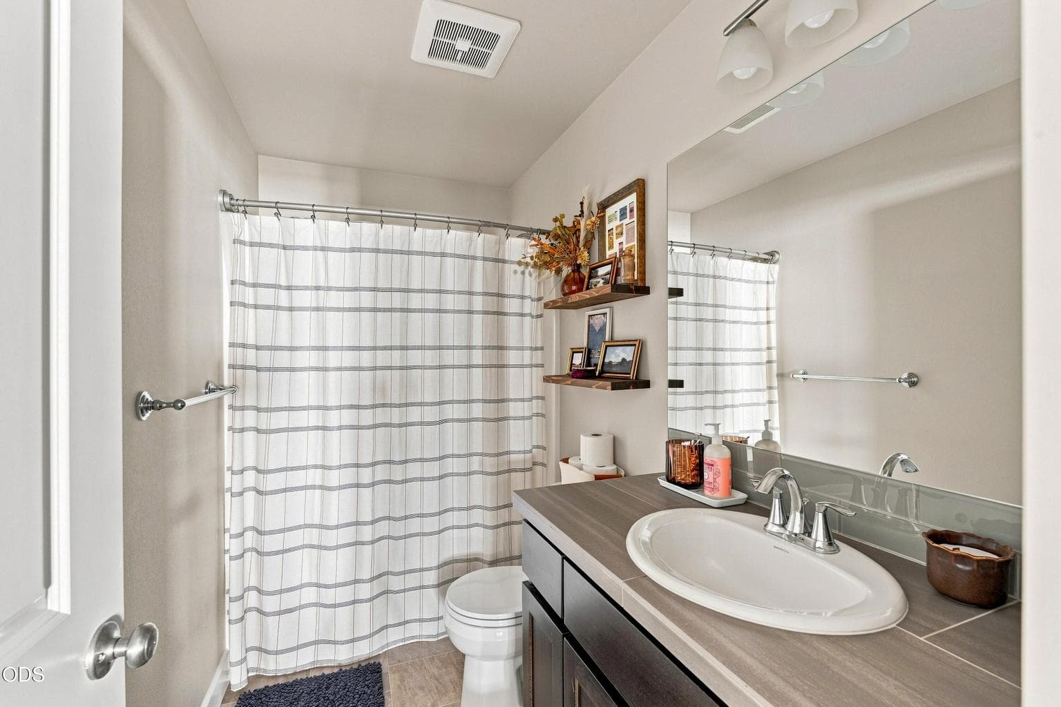 Photo of 2466 SW Metolius Avenue 41 of 53