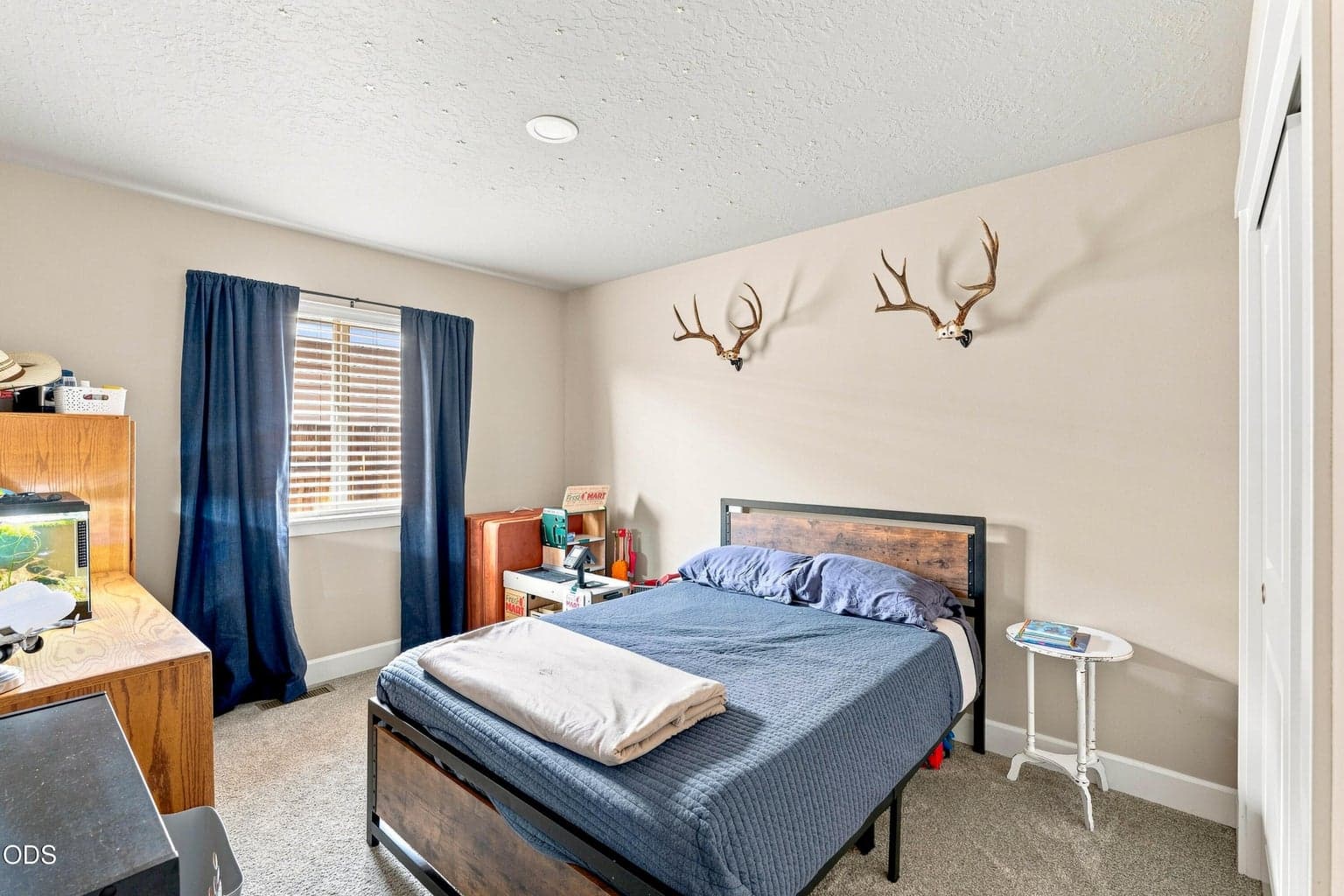 Photo of 2466 SW Metolius Avenue 35 of 53