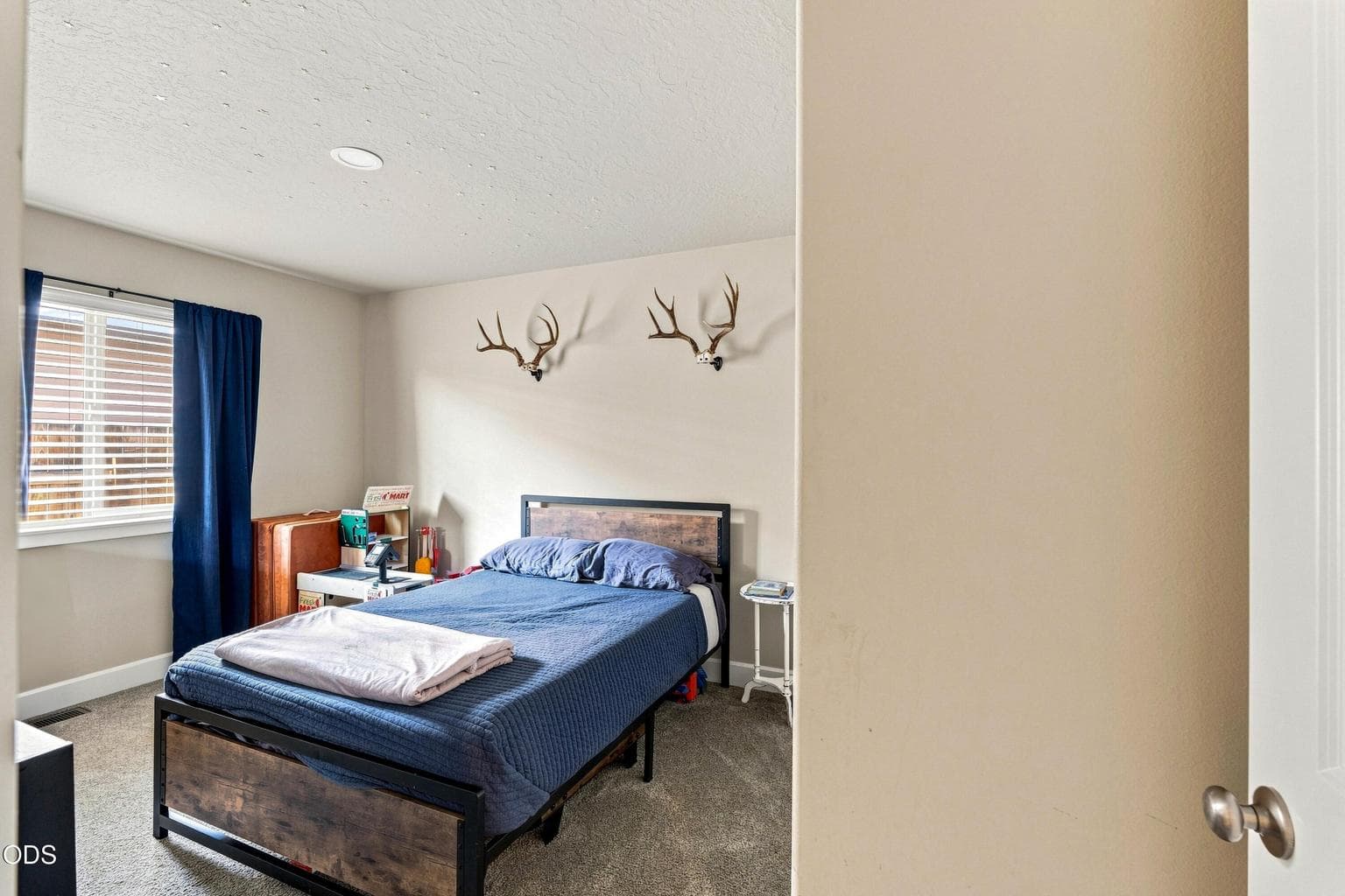 Photo of 2466 SW Metolius Avenue 36 of 53