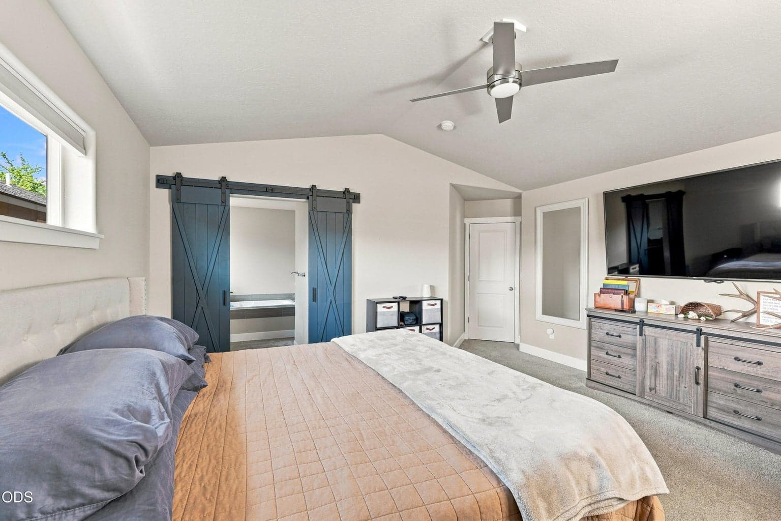 Photo of 2466 SW Metolius Avenue 26 of 53