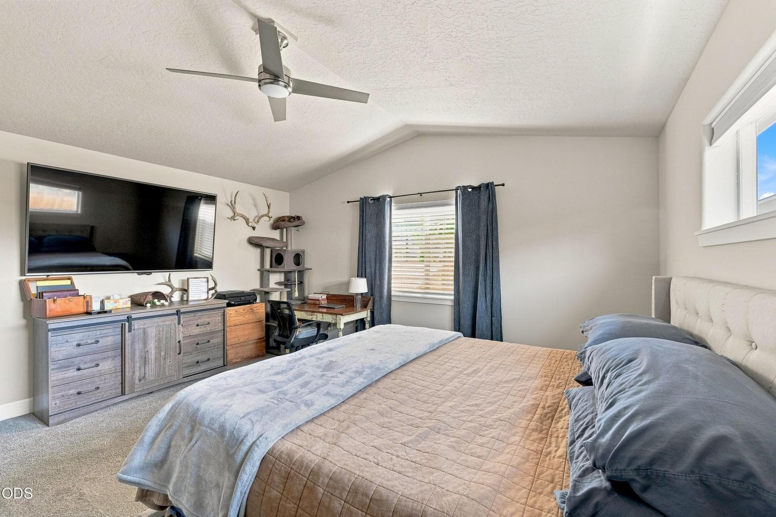 Photo of 2466 SW Metolius Avenue 24 of 53