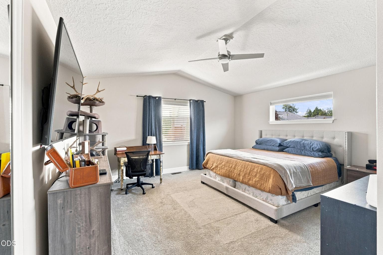 Photo of 2466 SW Metolius Avenue 21 of 53