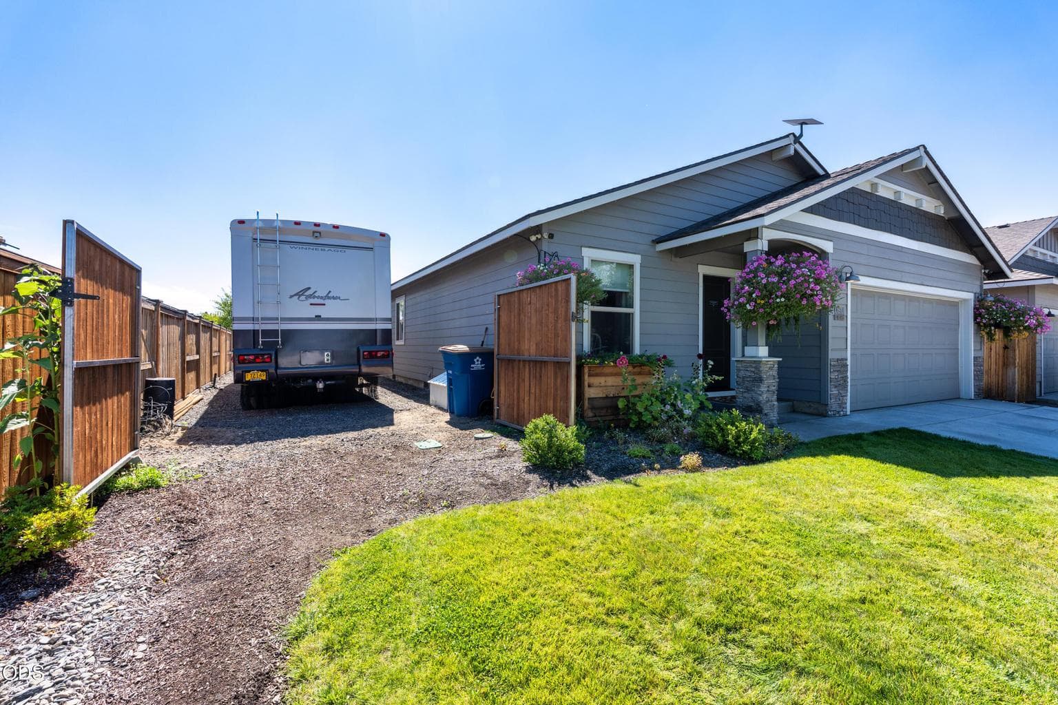 Photo of 2466 SW Metolius Avenue 3 of 53
