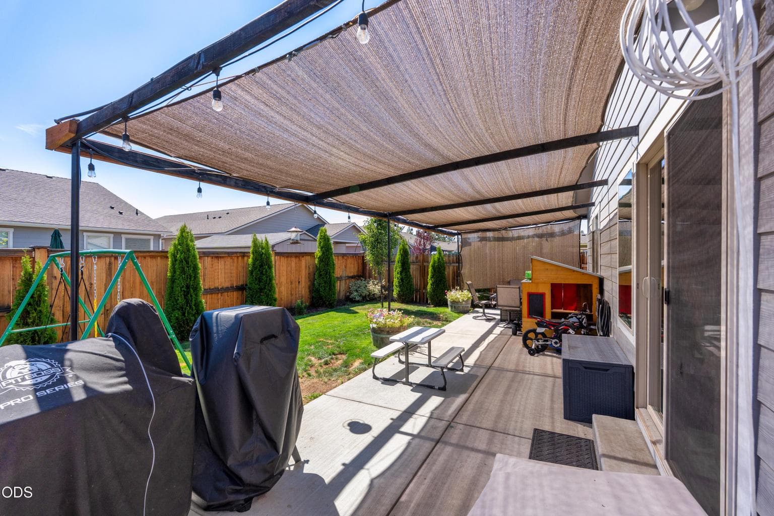 Photo of 2466 SW Metolius Avenue 45 of 53