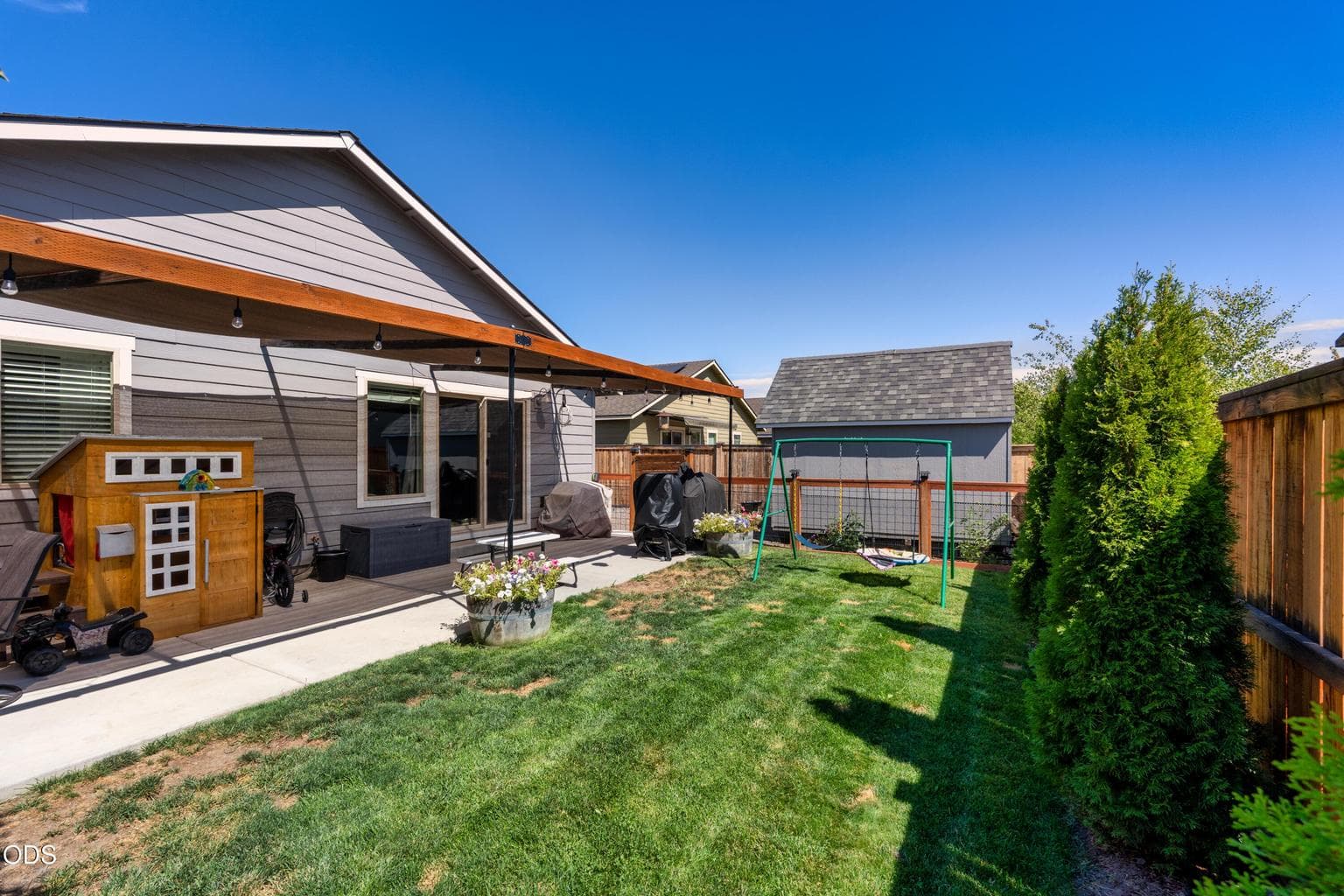 Photo of 2466 SW Metolius Avenue 44 of 53