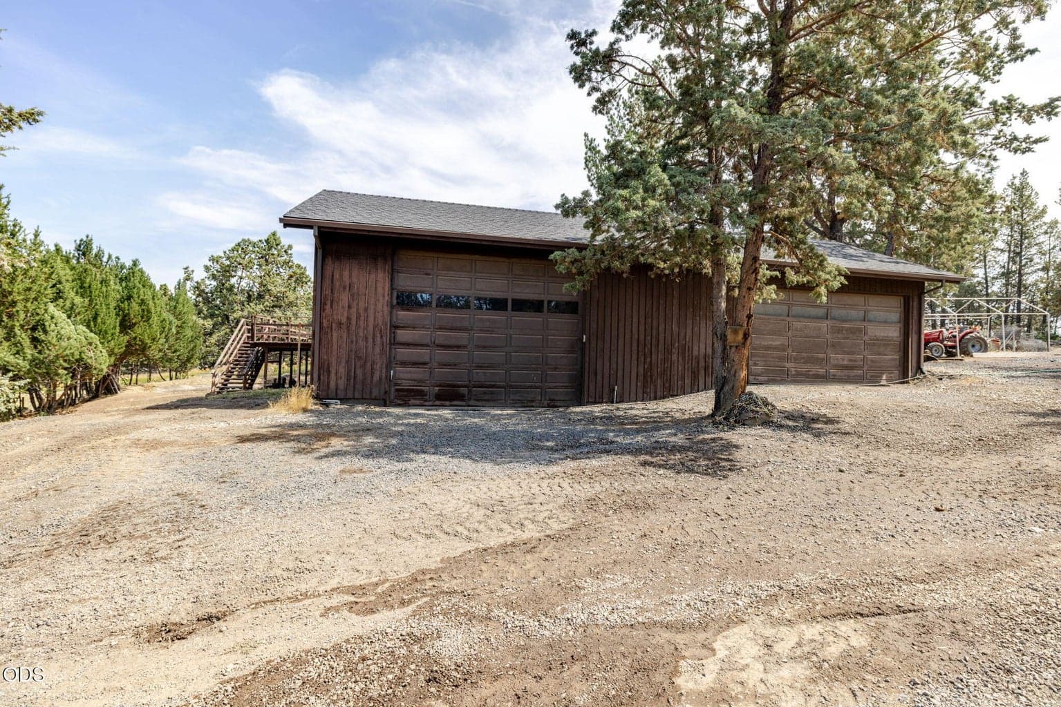 2 Garages