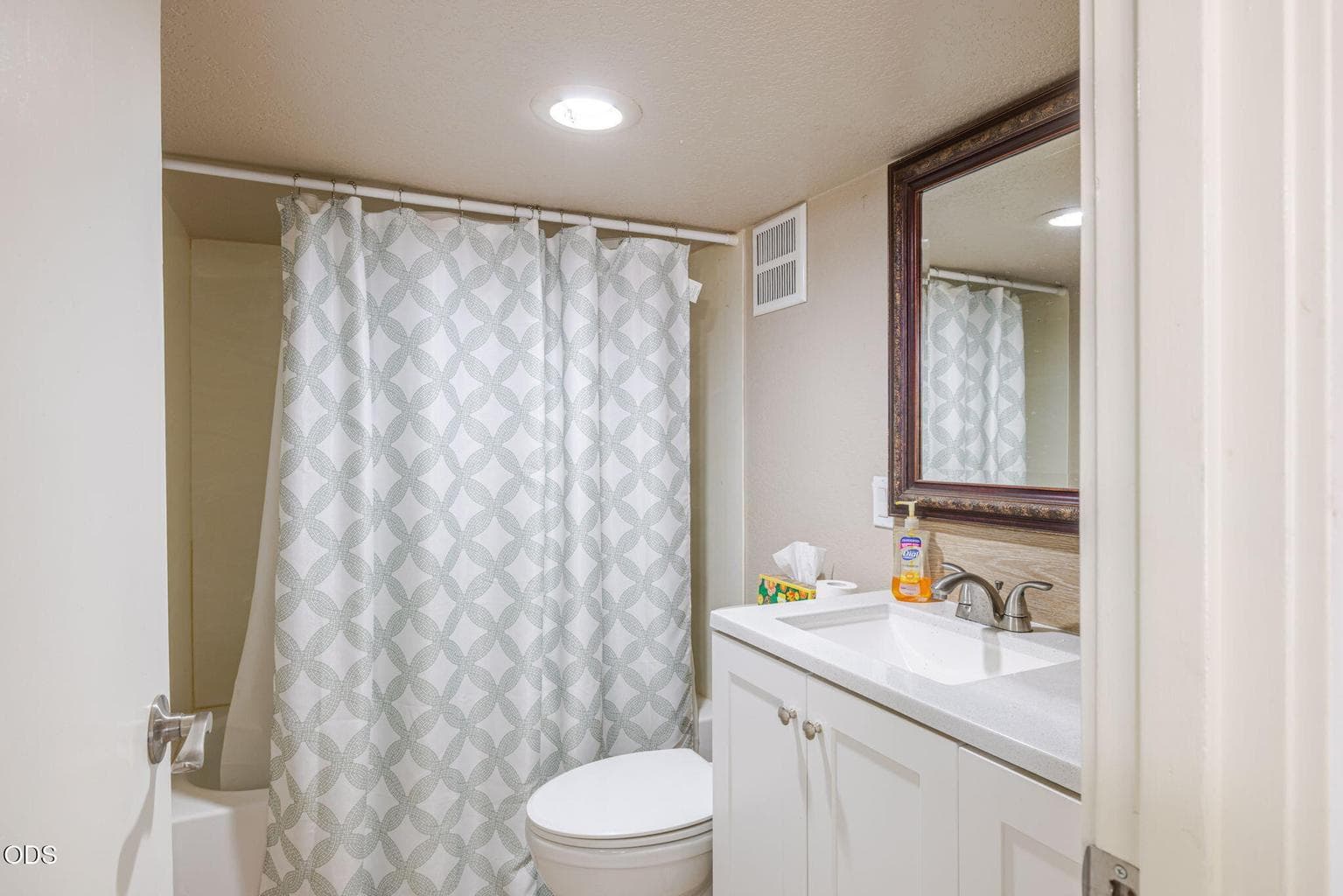 Guest Quarters Bath