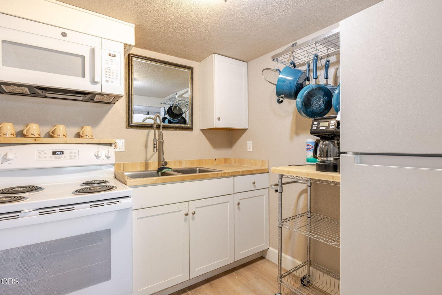 Guest Quarters Kitchen