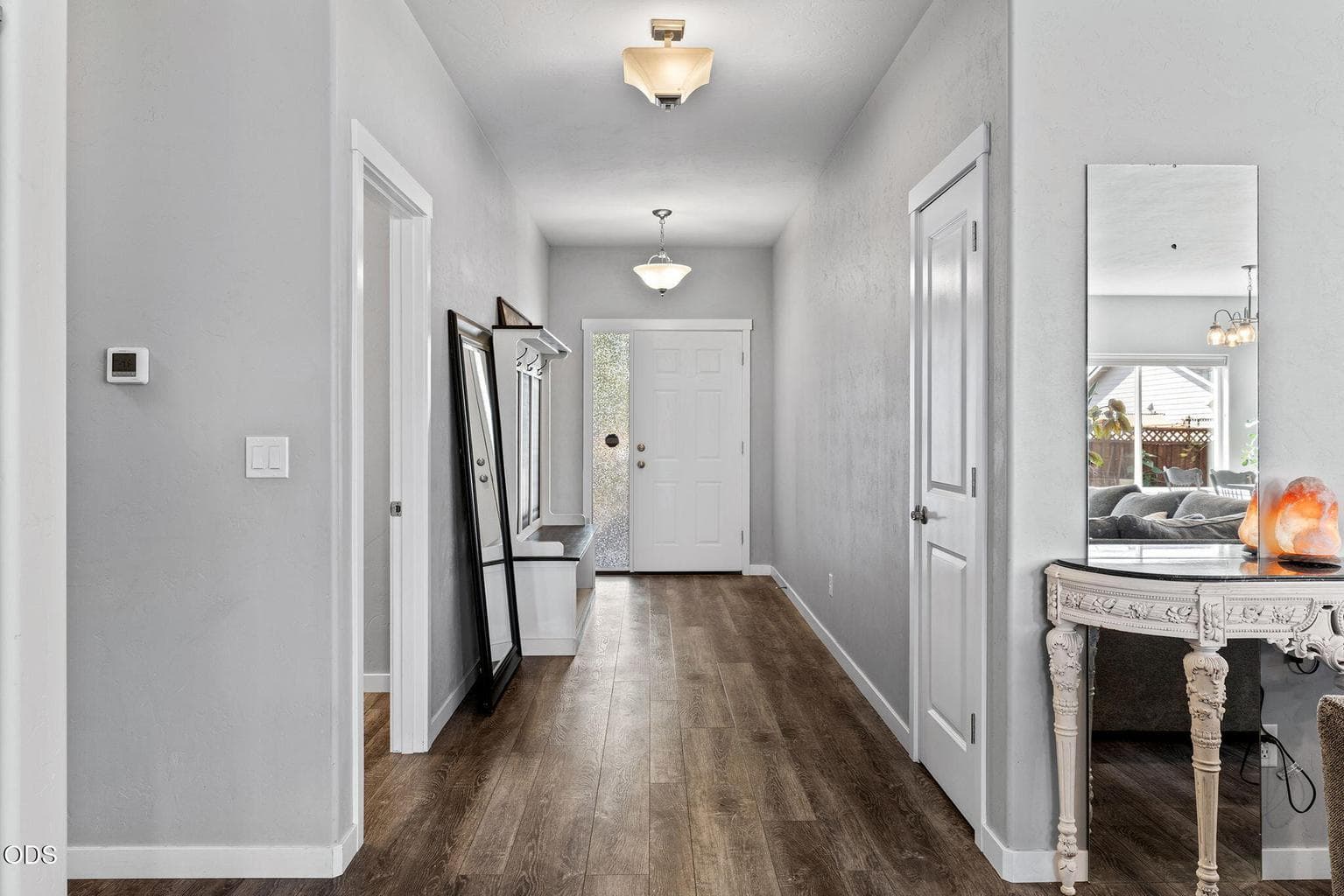 Photo of 550 Mountain Ridge Drive 3 of 33