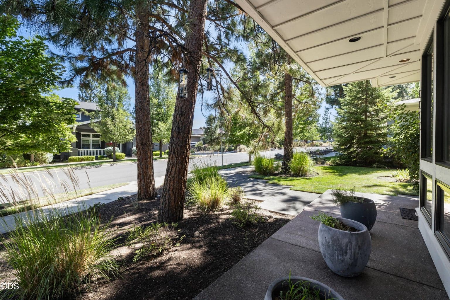 Photo of 2325 NW Lolo Drive 3 of 45