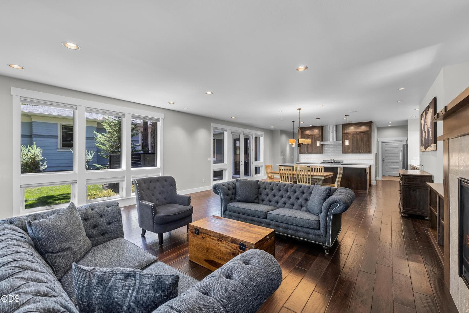 Photo of 2325 NW Lolo Drive 6 of 45