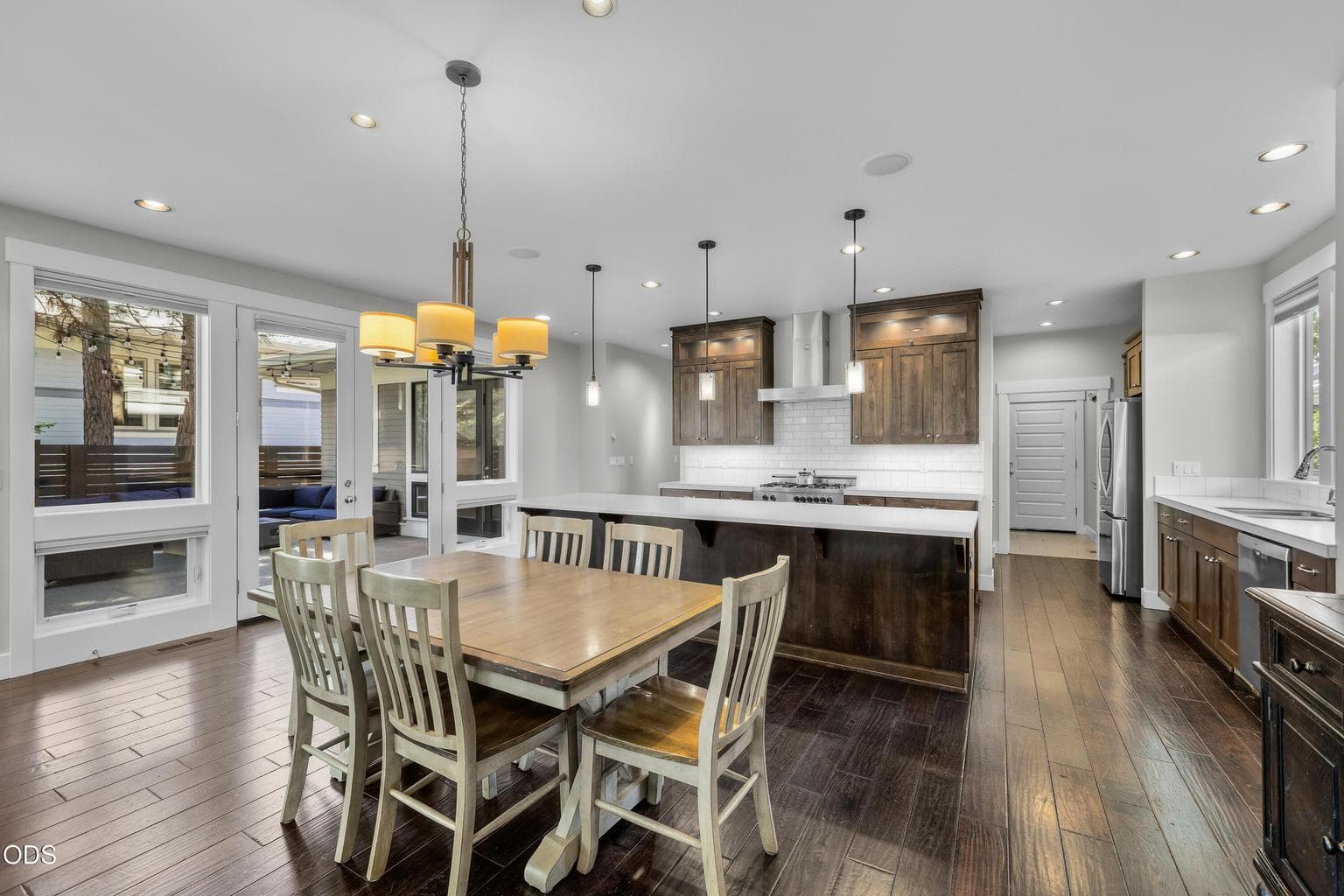 Photo of 2325 NW Lolo Drive 9 of 45