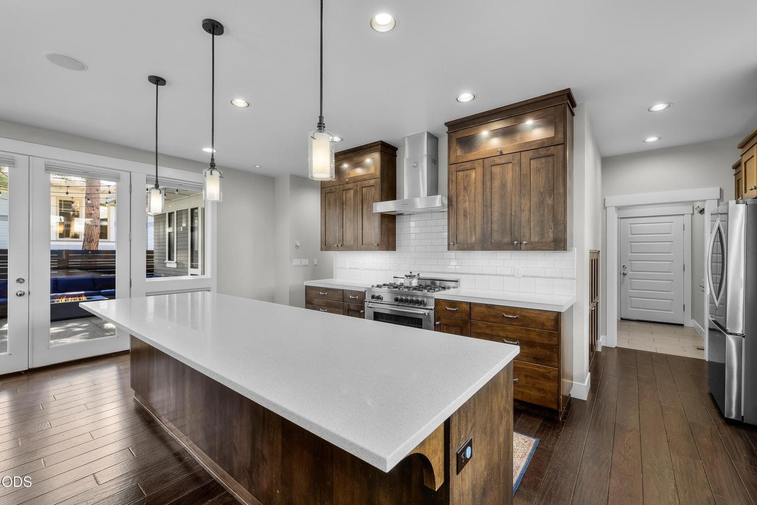 Photo of 2325 NW Lolo Drive 10 of 45