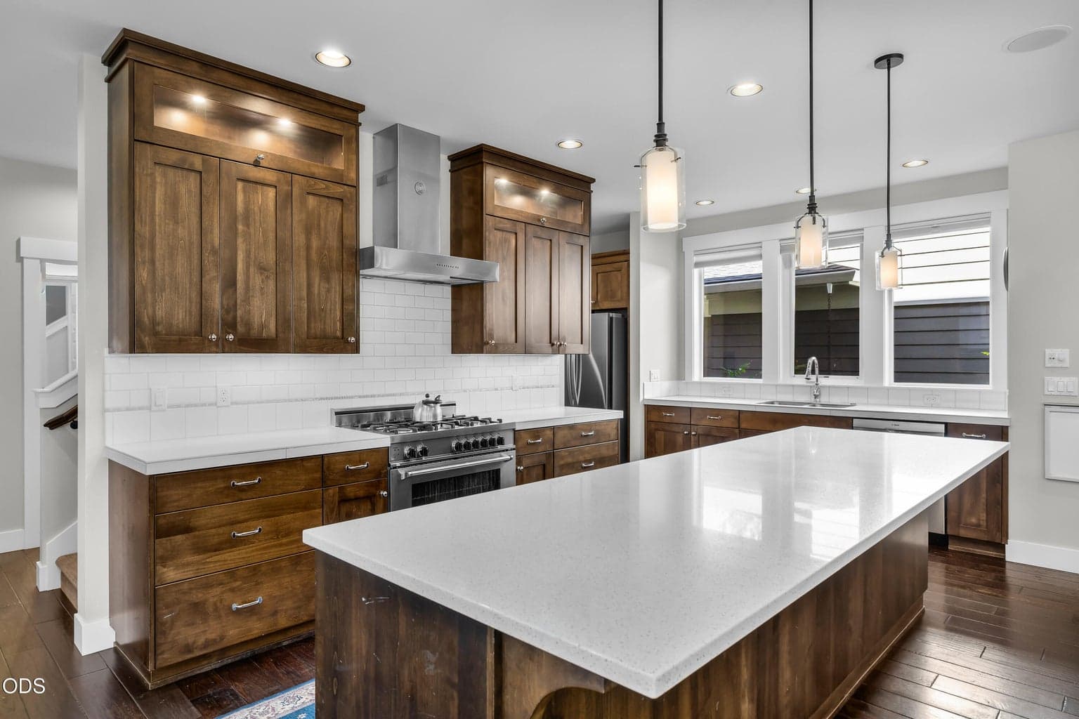 Photo of 2325 NW Lolo Drive 11 of 45