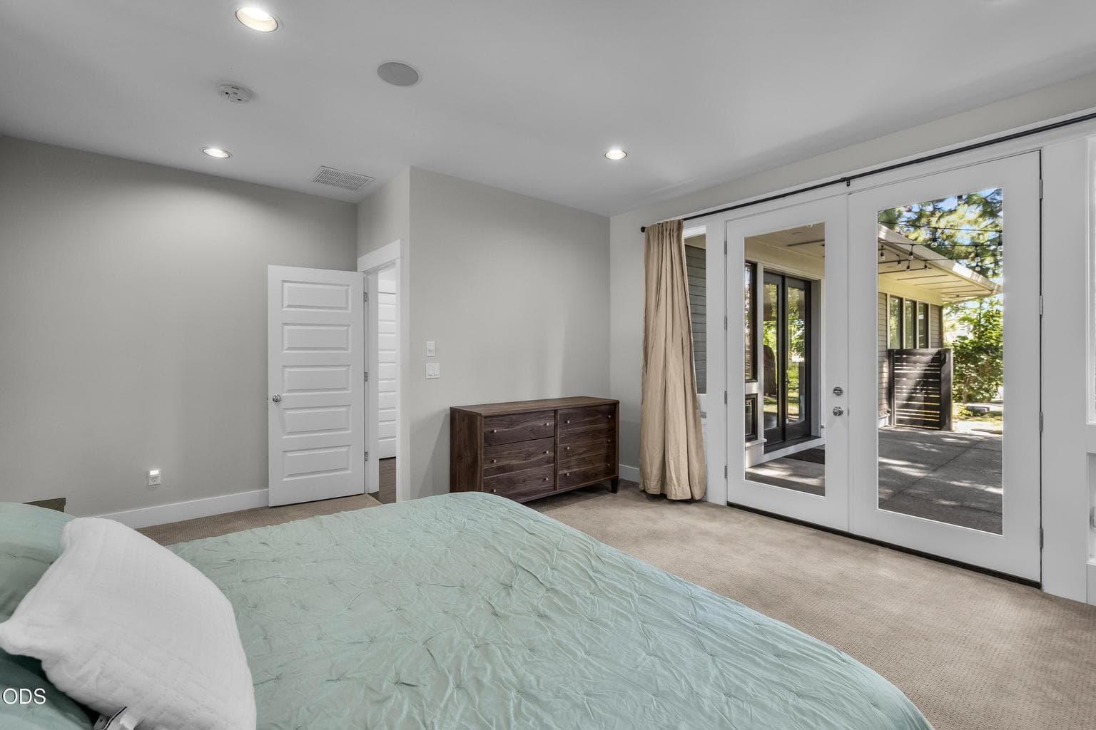 Photo of 2325 NW Lolo Drive 20 of 45