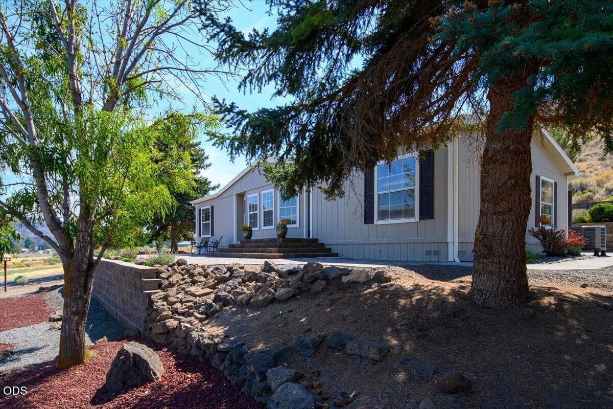 Photo of 11728 SW Horny Hollow Trail 4 of 56