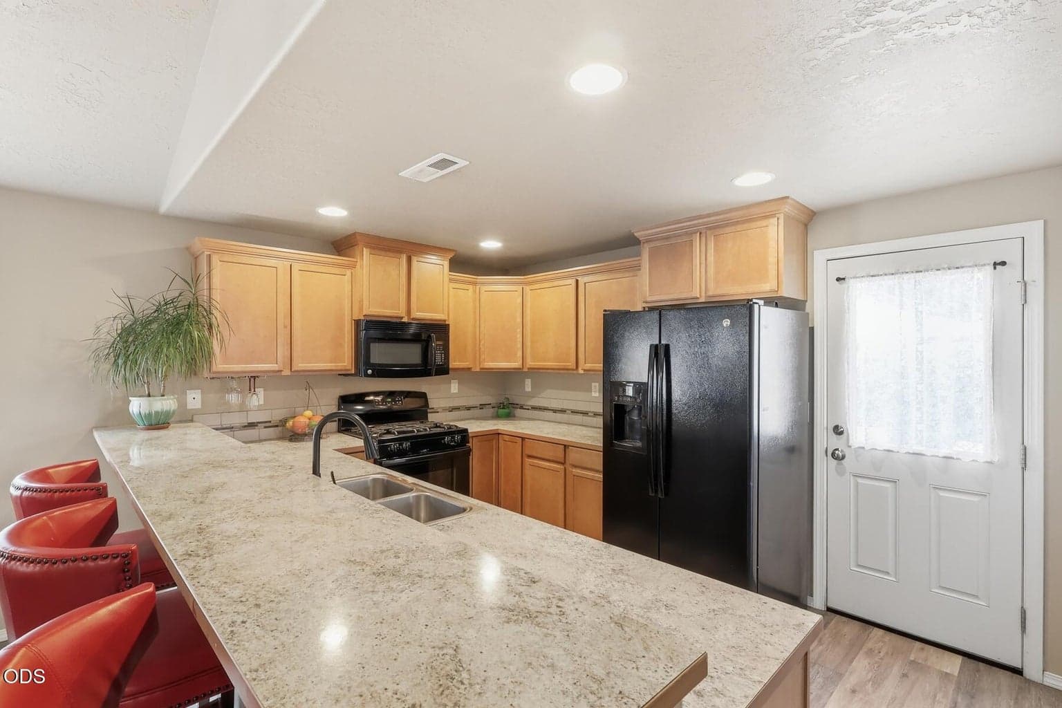 Photo of 612 SE Gleneden Place 10 of 42