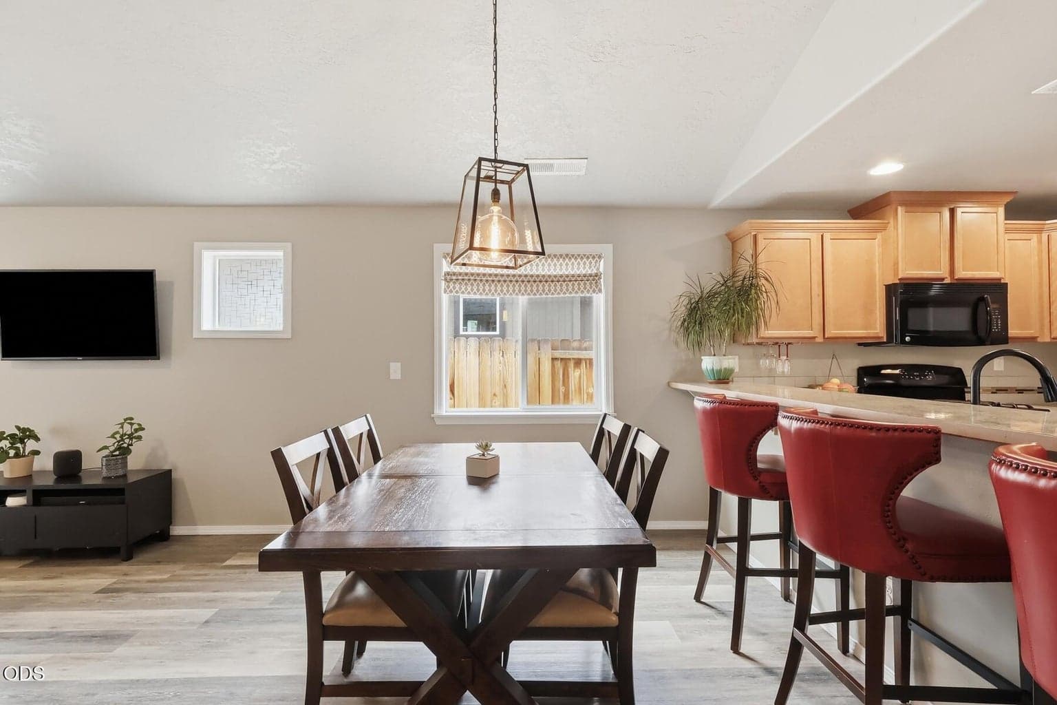 Photo of 612 SE Gleneden Place 12 of 42