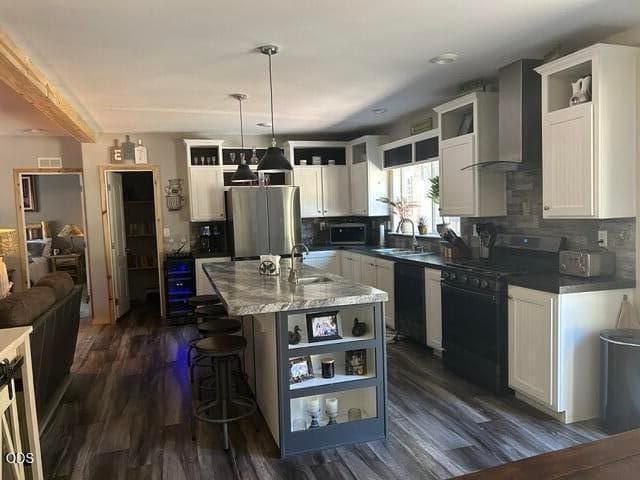 Photo of 1671 Hackett Drive 15 of 64