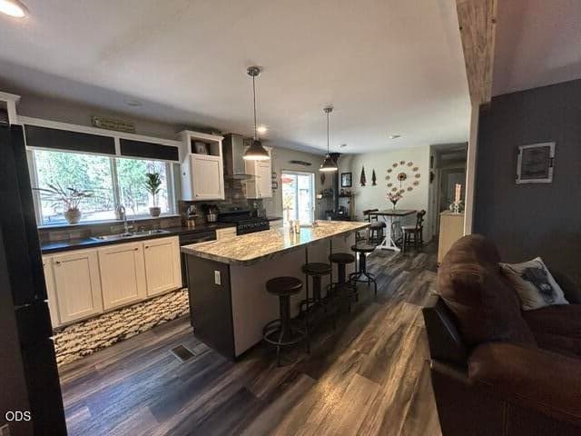 Photo of 1671 Hackett Drive 20 of 64