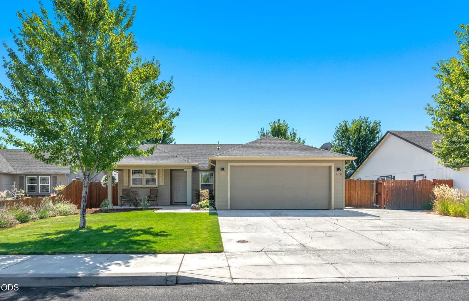 Photo of 3172 SW Deschutes Avenue 1 of 31