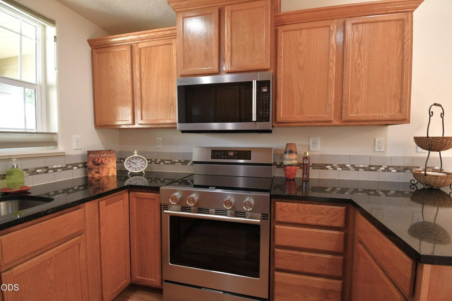 Photo of 3172 SW Deschutes Avenue 5 of 31