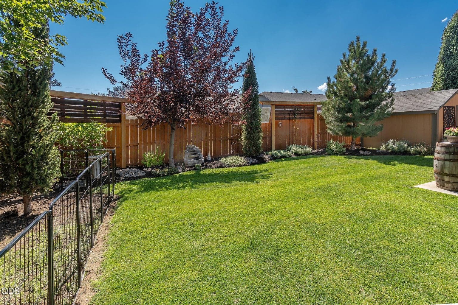 Photo of 3434 NW Dogwood Avenue 17 of 20