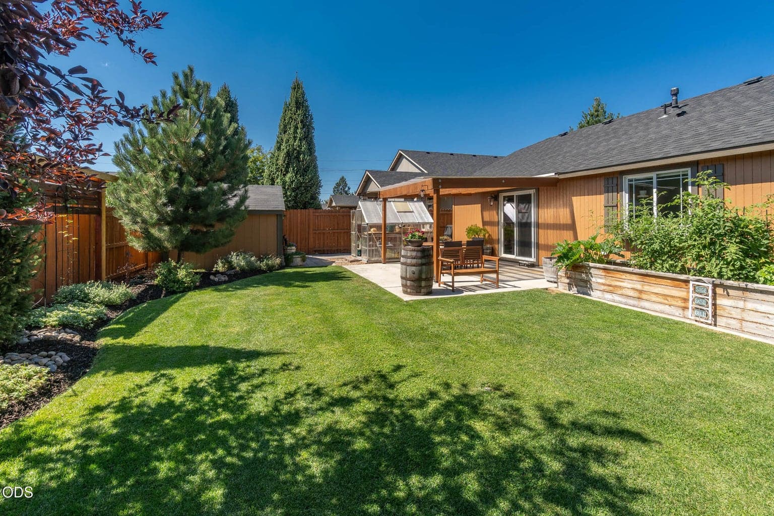 Photo of 3434 NW Dogwood Avenue 18 of 20
