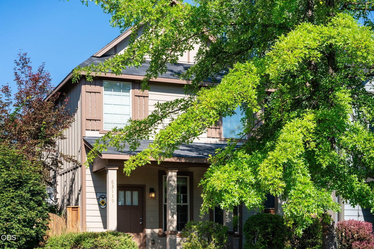 Photo of 63119 NE De Haviland Street 1 of 30