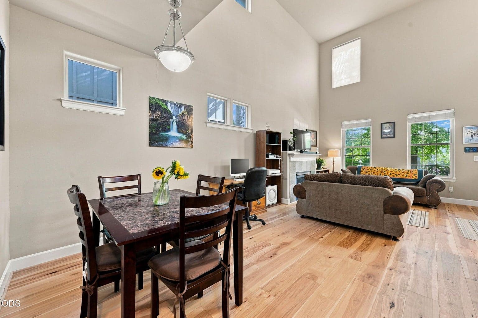 Photo of 63119 NE De Haviland Street 12 of 30