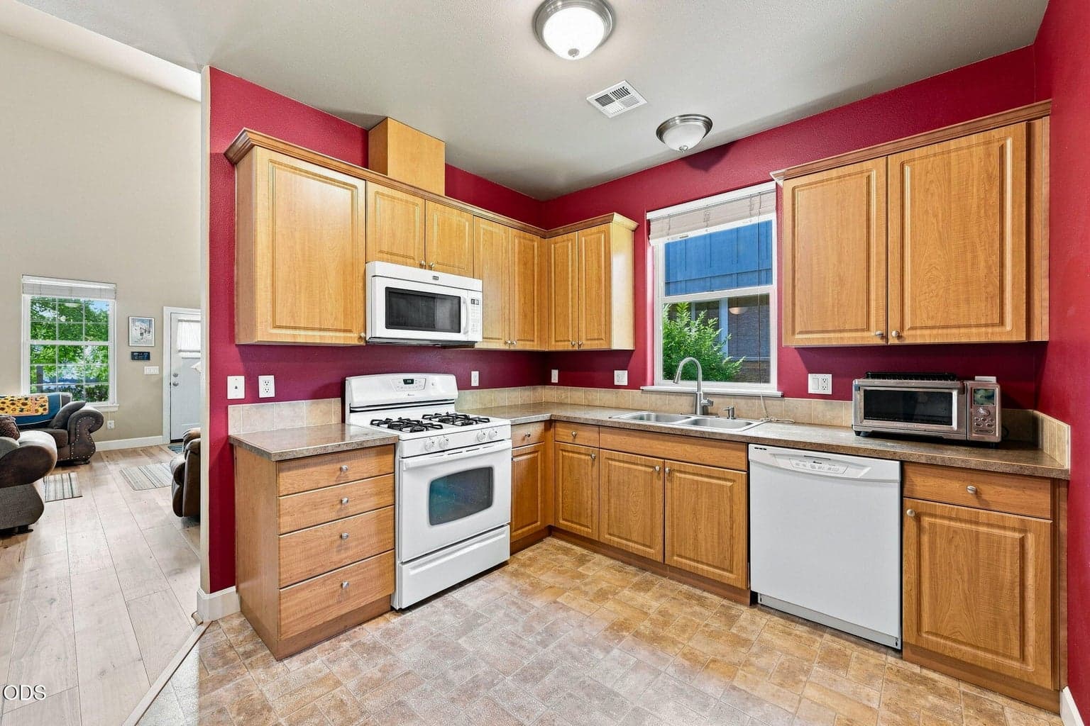 Photo of 63119 NE De Haviland Street 14 of 30