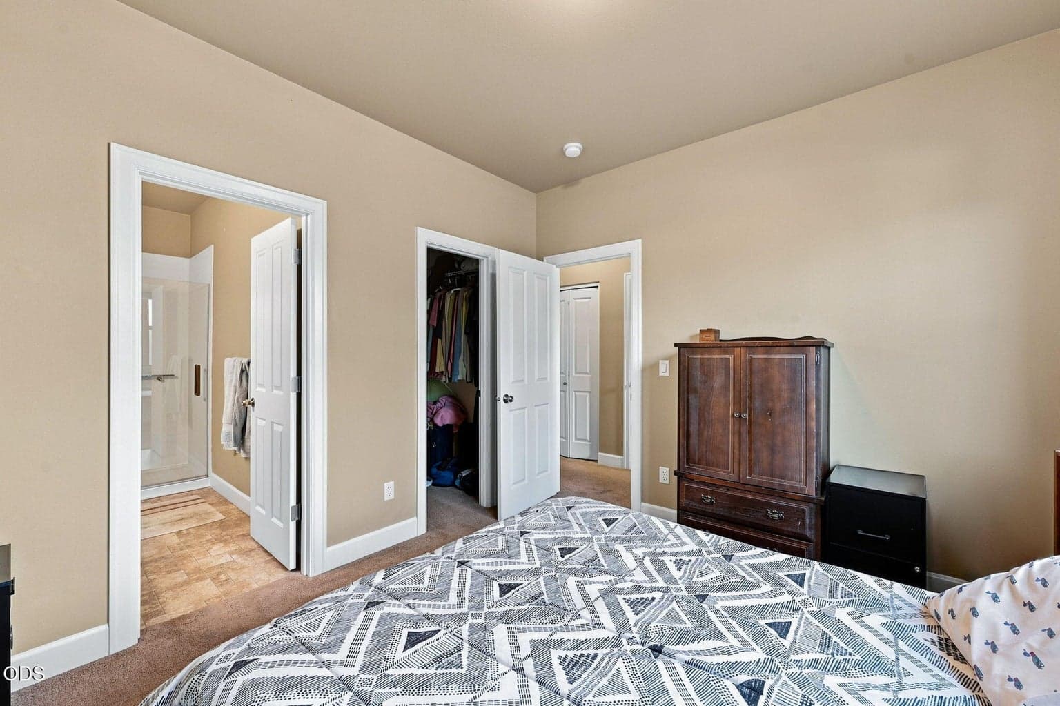 Photo of 63119 NE De Haviland Street 18 of 30