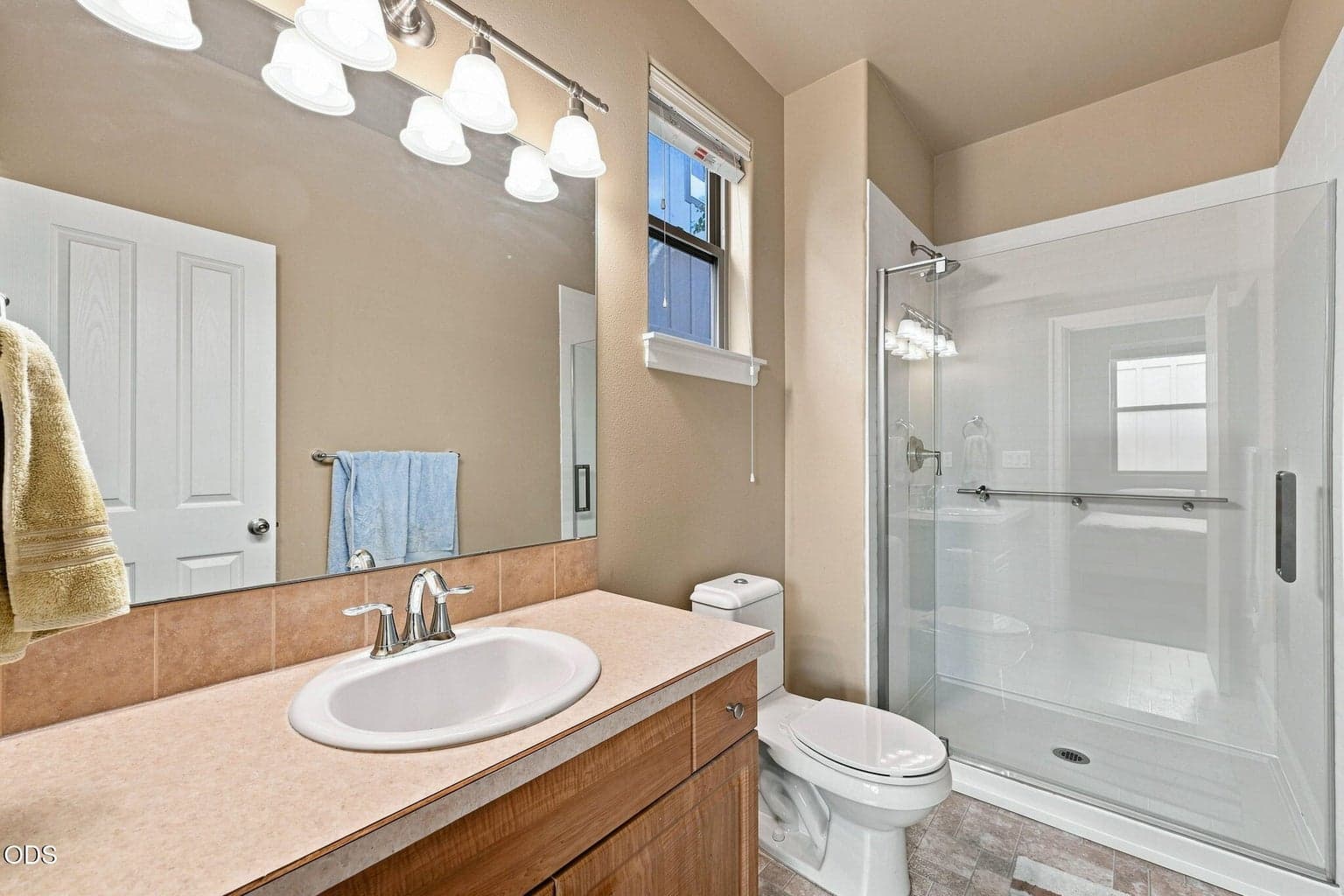 Photo of 63119 NE De Haviland Street 19 of 30