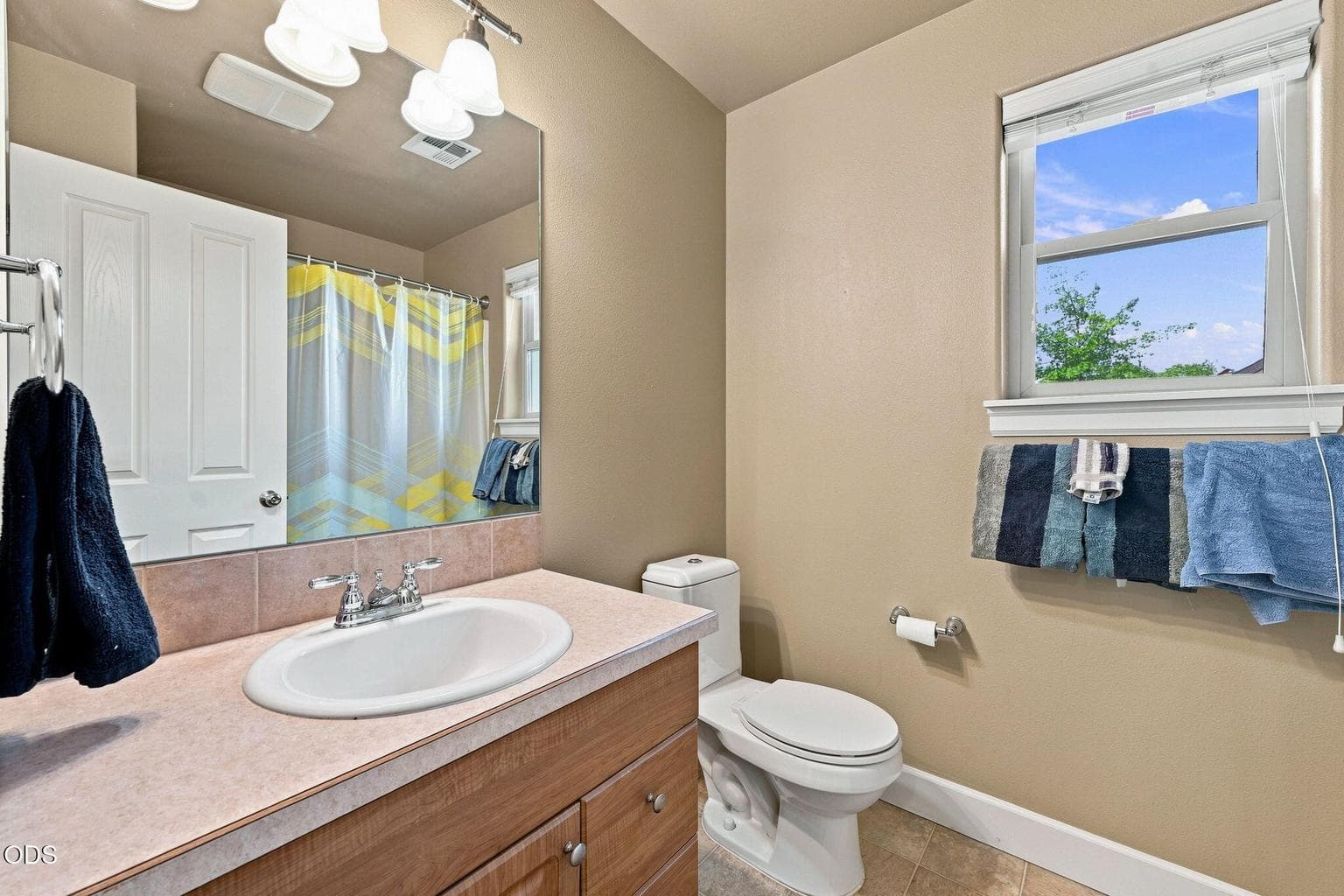 Photo of 63119 NE De Haviland Street 22 of 30