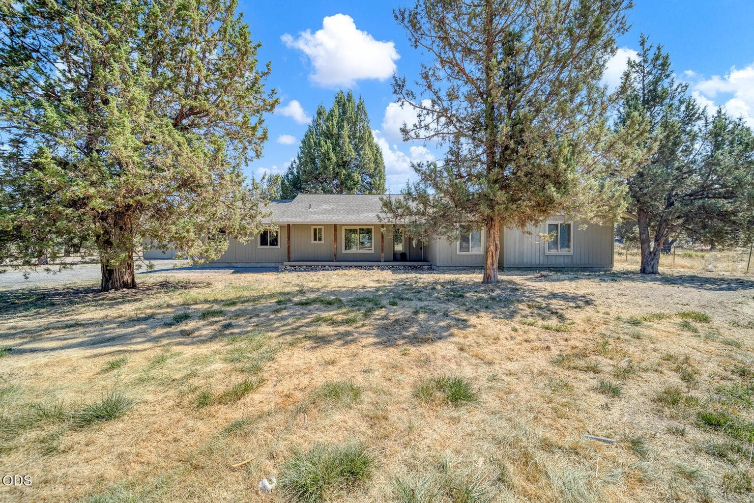 Photo of 3928 SE Umatilla Loop 2 of 31