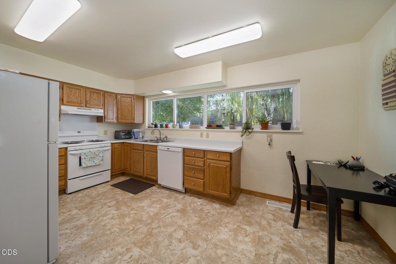 Photo of 291 NW 4th Street 9 of 25