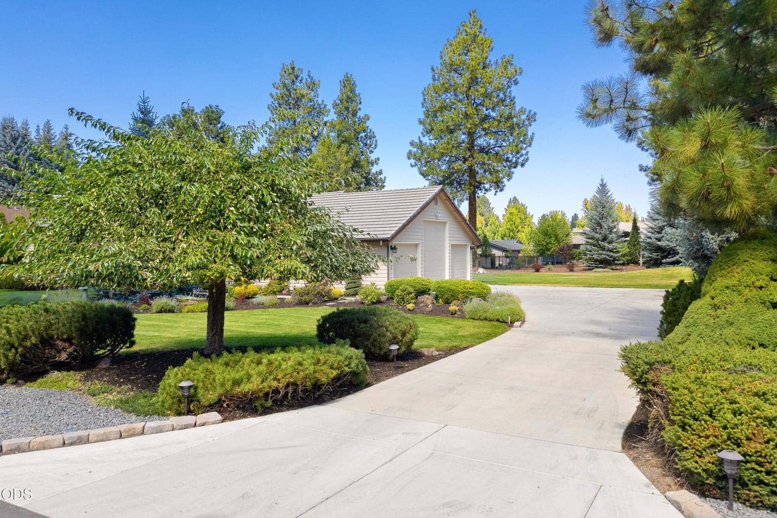 Photo of 21044 Desert Woods Drive 4 of 57