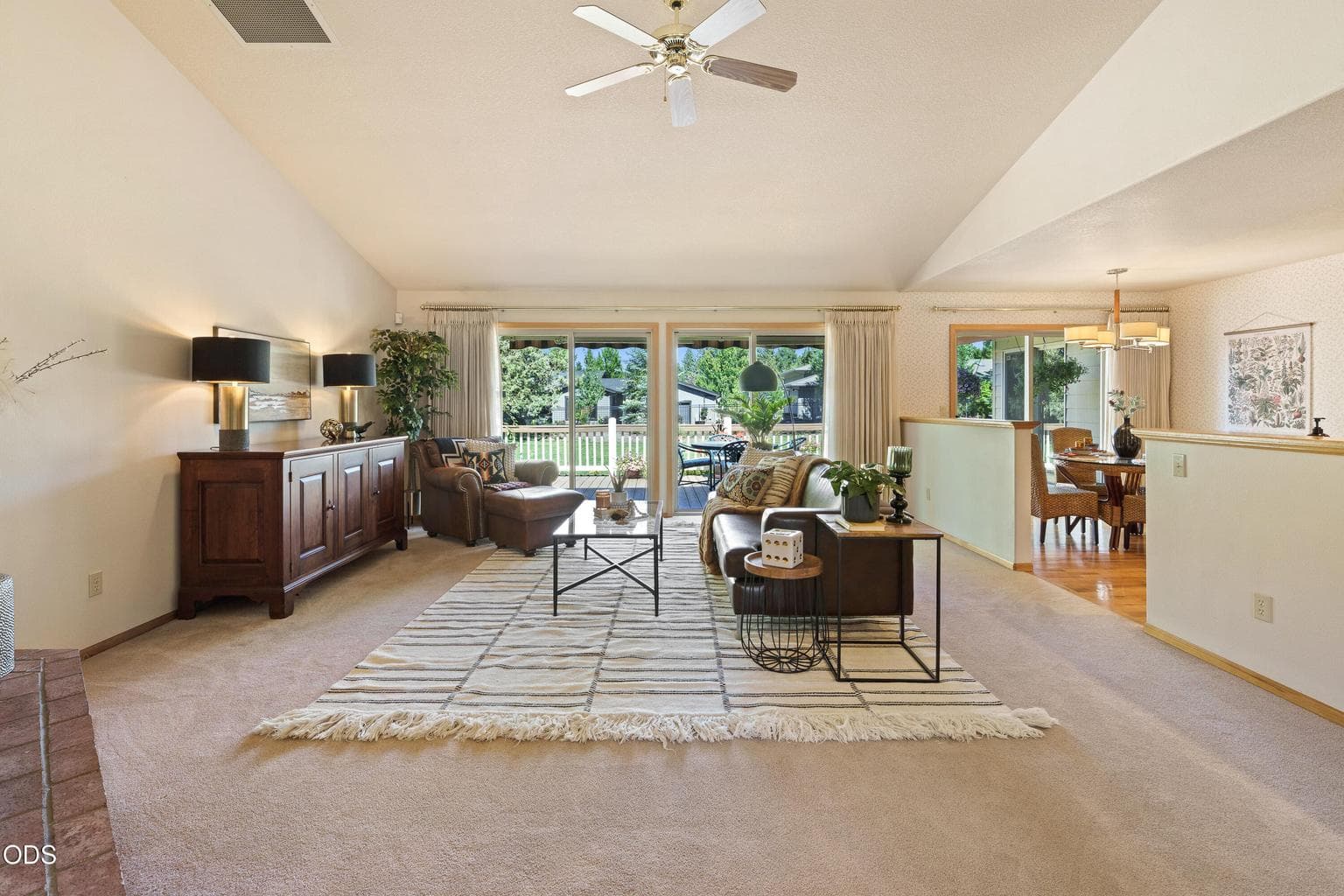 Photo of 21044 Desert Woods Drive 10 of 57