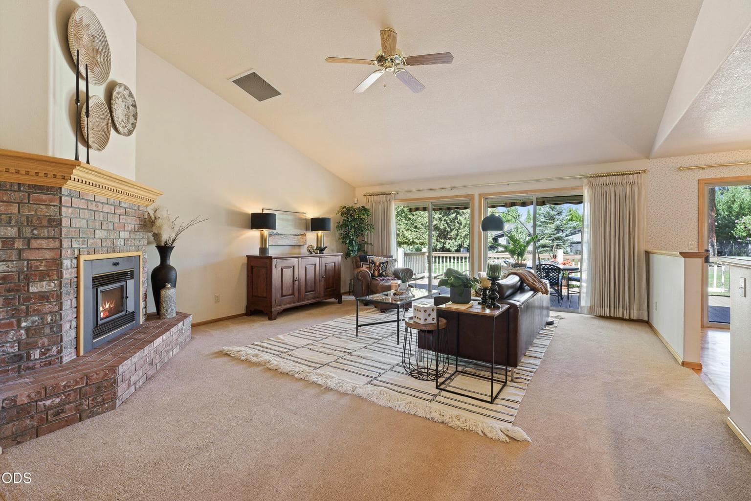 Photo of 21044 Desert Woods Drive 11 of 57