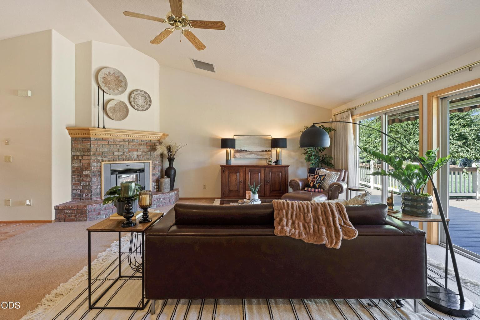 Photo of 21044 Desert Woods Drive 13 of 57