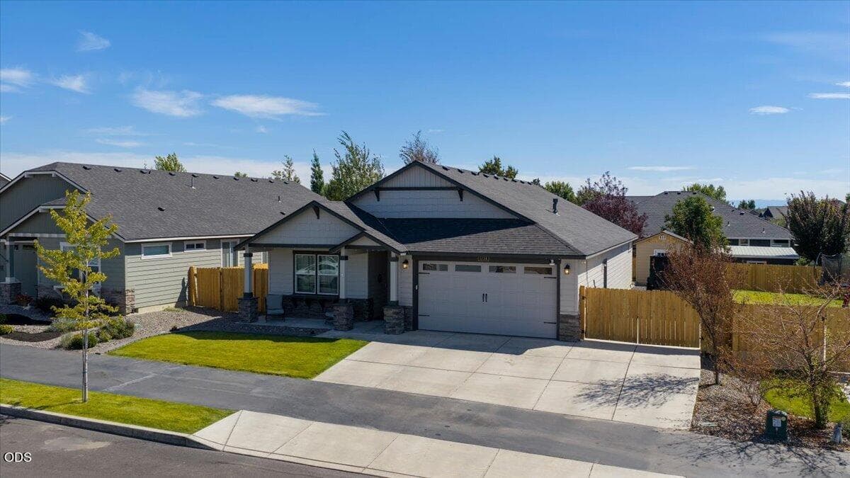 Photo of 1734 NW Upas Place 2 of 40