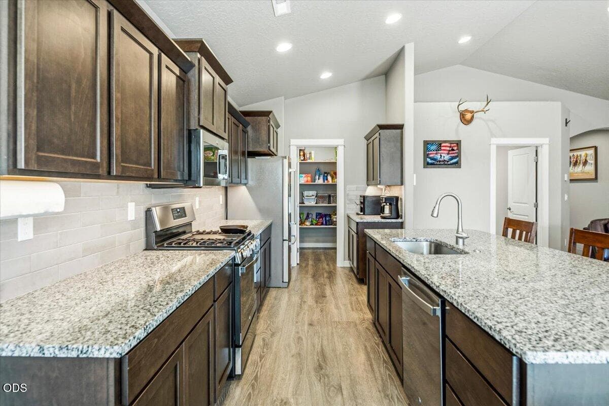Photo of 1734 NW Upas Place 16 of 40