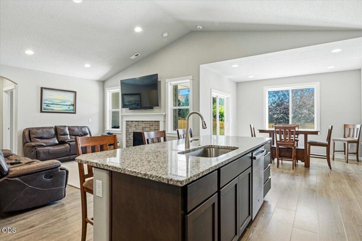Photo of 1734 NW Upas Place 20 of 40