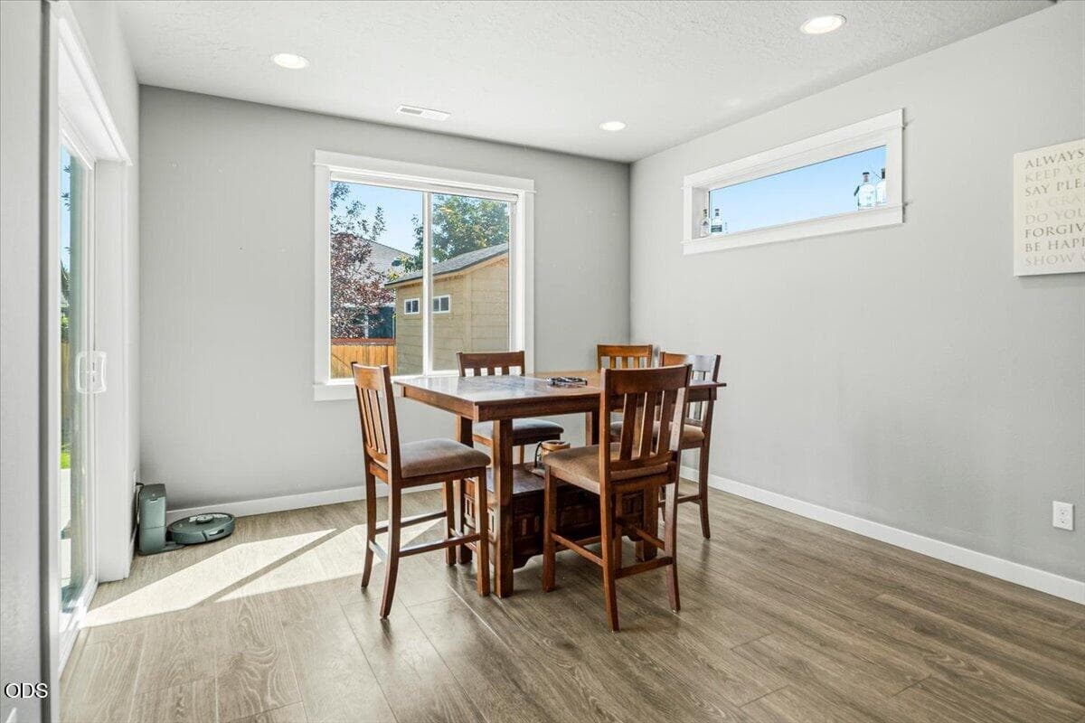 Photo of 1734 NW Upas Place 21 of 40