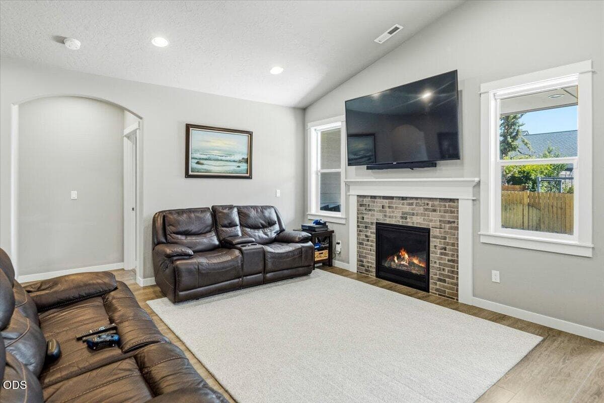 Photo of 1734 NW Upas Place 23 of 40