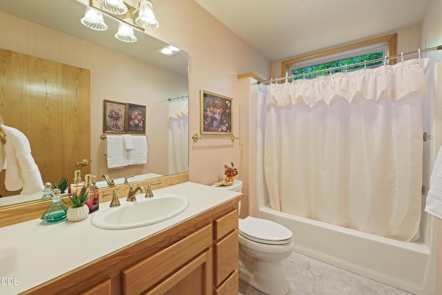 Photo of 21044 Desert Woods Drive 32 of 57