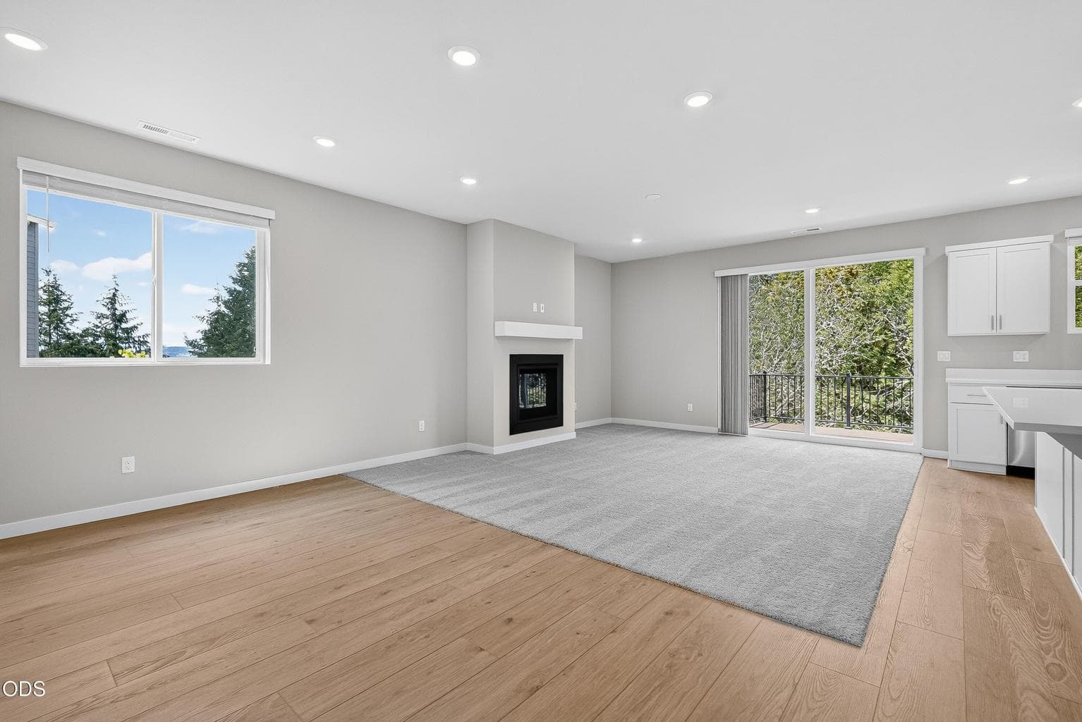 Photo of 2487 NW 23rd Loop South 9 of 48